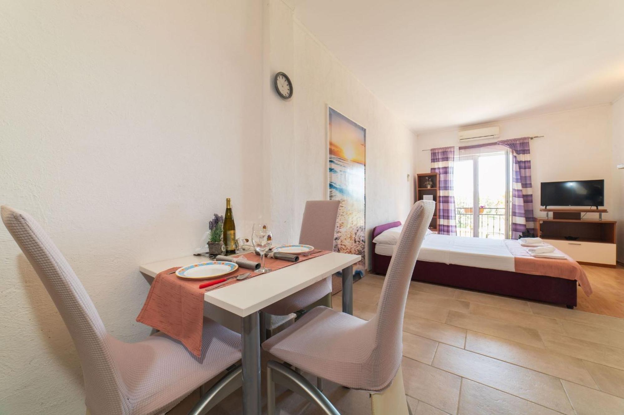 Apartment Livaja Kastel Novi ห้อง รูปภาพ