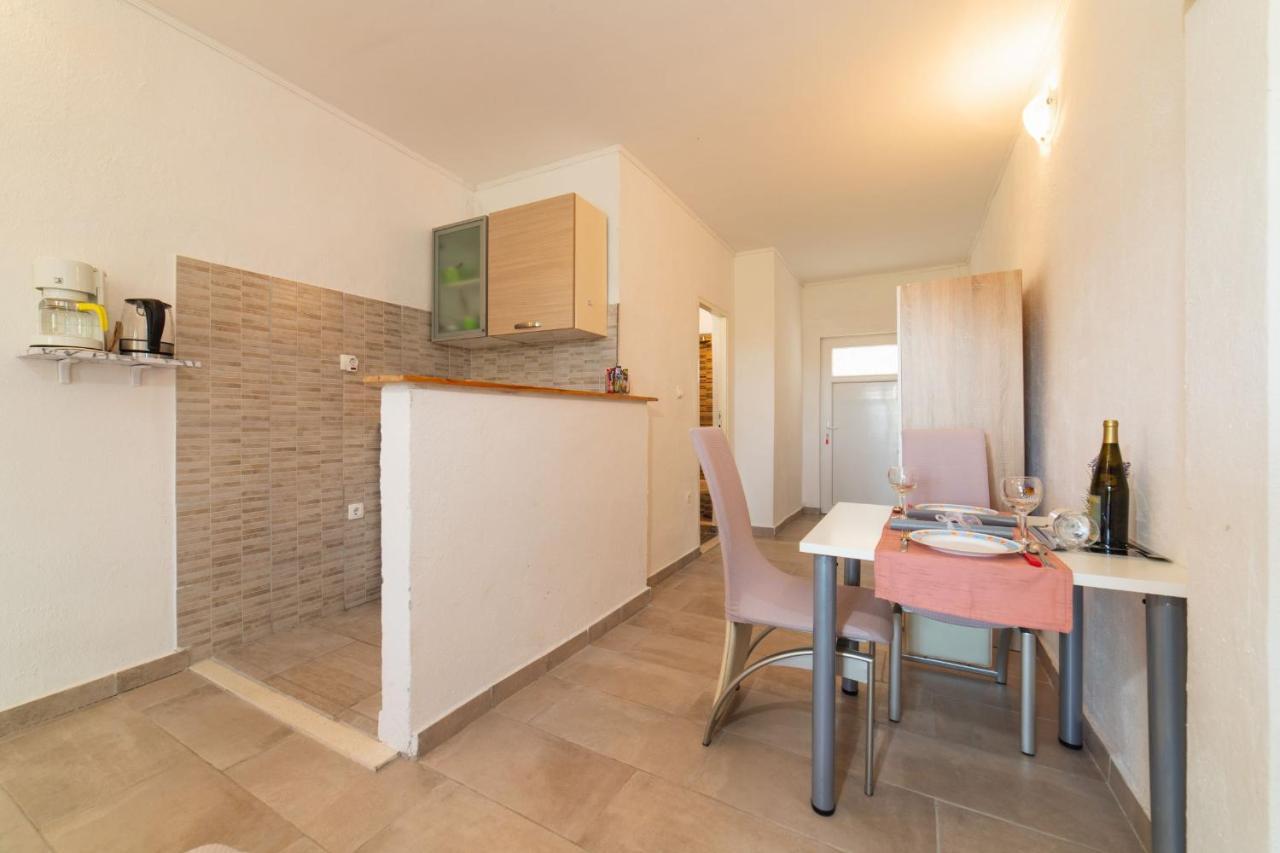 Apartment Livaja Kastel Novi ภายนอก รูปภาพ
